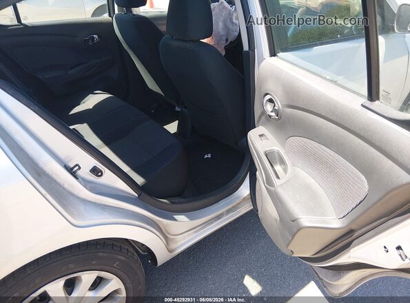 3N1CN7AP2GL835424 2016 NISSAN VERSA Silver VIN կոդի պիտակի տեսք