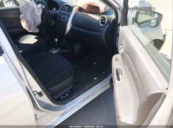 3N1CN7AP2GL835424 2016 NISSAN VERSA Silver Սալոնի դիմացի տեսք