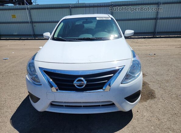 3N1CN7AP2HL844075 2017 NISSAN VERSA White Widok z przodu
