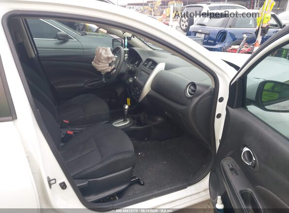 3N1CN7AP2JL879267 2018 NISSAN VERSA White Սալոնի դիմացի տեսք