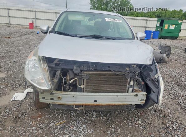 3N1CN7AP3GL852068 2016 NISSAN VERSA Silver Widok z przodu