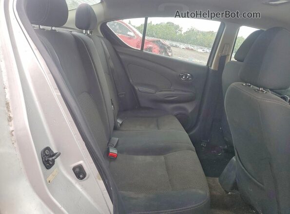 3N1CN7AP3GL852068 2016 NISSAN VERSA Silver Widok tylnych siedzeń