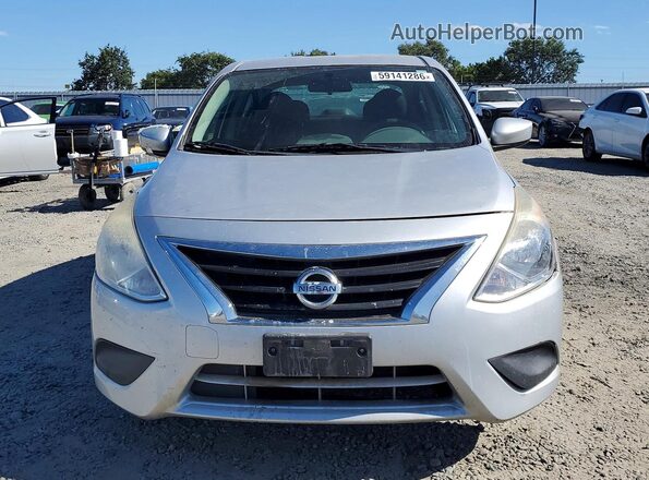 3N1CN7AP3GL883286 2016 NISSAN VERSA Silver Widok z przodu