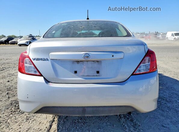 3N1CN7AP3GL883286 2016 NISSAN VERSA Silver Widok z tyłu