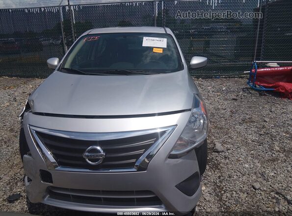3N1CN7AP3KL810038 2019 NISSAN VERSA Серебряный Вид задней части салона