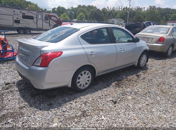 3N1CN7AP3KL810038 2019 NISSAN VERSA Серебряный Задняя правая четверть