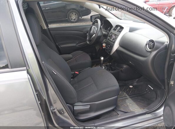 3N1CN7AP6HL800984 2017 NISSAN VERSA Gray Front interior view