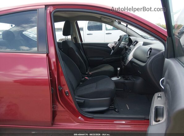 3N1CN7AP7GL886725 2016 NISSAN VERSA Красный Вид салона спереди