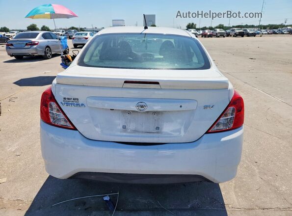 3N1CN7AP7JL884609 2018 NISSAN VERSA White Вид ззаду