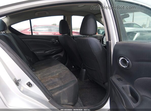 3N1CN7AP7KL852888 2019 NISSAN VERSA Gray Vista de la etiqueta del VIN
