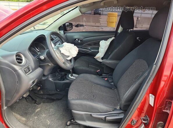 3N1CN7AP7KL861476 2019 NISSAN VERSA Red Вид салону спереду