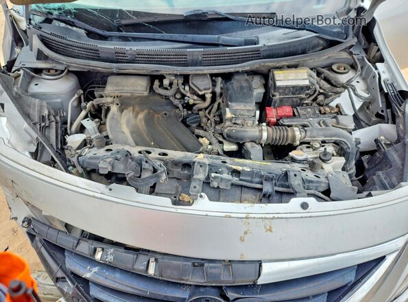 3N1CN7AP7KL874907 2019 NISSAN VERSA Silver Vista interior trasera