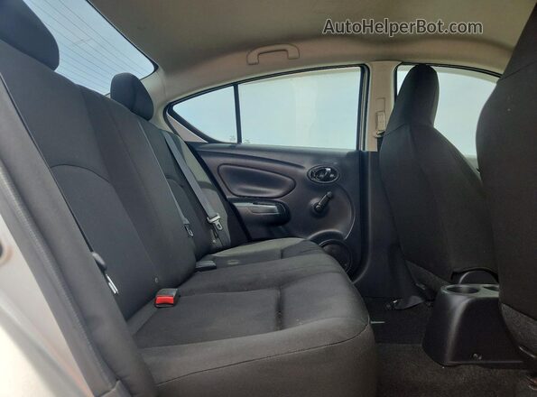 3N1CN7AP8GL824802 2016 NISSAN VERSA Silver უკანა სავარძლების ხედი