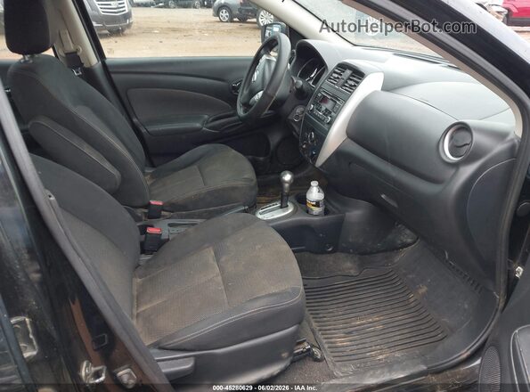 3N1CN7AP8GL874244 2016 NISSAN VERSA Черный Вид салона спереди