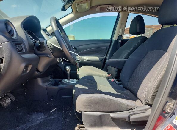 3N1CN7AP8HL802218 2017 NISSAN VERSA Blue Widok wnętrza z przodu