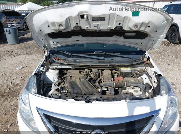 3N1CN7AP8JL817534 2018 NISSAN VERSA Белый Вид сзади