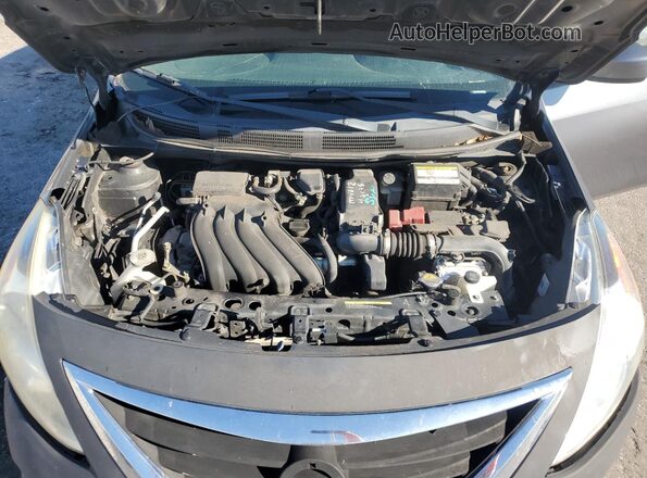 3N1CN7AP8JL862666 2018 NISSAN VERSA Серый Вид задней части салона