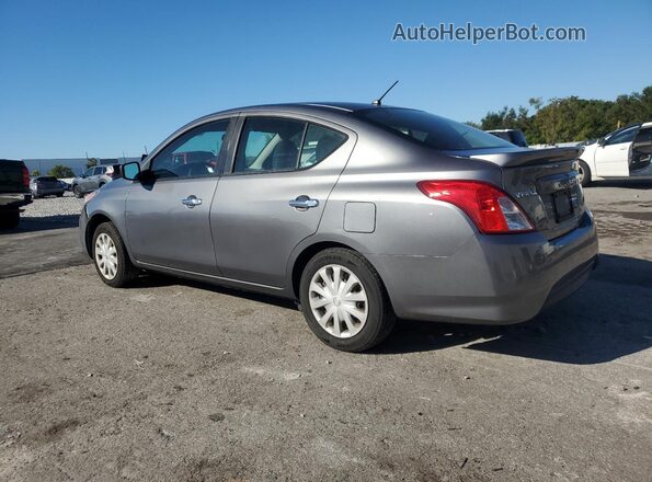 3N1CN7AP8JL862666 2018 NISSAN VERSA Серый Задняя левая четверть