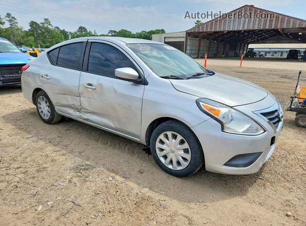 3N1CN7AP8KL851992 2019 NISSAN VERSA Серебряный Передняя правая четверть