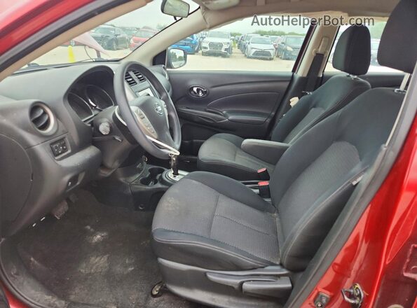 3N1CN7AP8KL858490 2019 NISSAN VERSA Красный Вид салона спереди