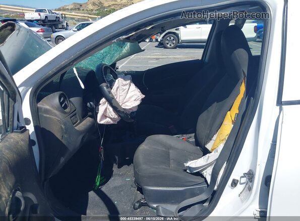 3N1CN7AP9GL832214 2016 NISSAN VERSA White Front interior view