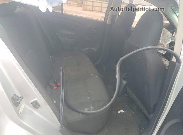 3N1CN7AP9GL916808 2016 NISSAN VERSA Silver Հետևի նստատեղերի տեսք