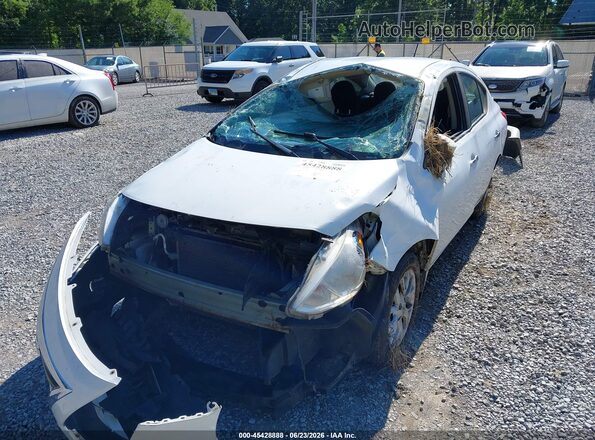 3N1CN7AP9JL862675 2018 NISSAN VERSA Белый Вид спереди