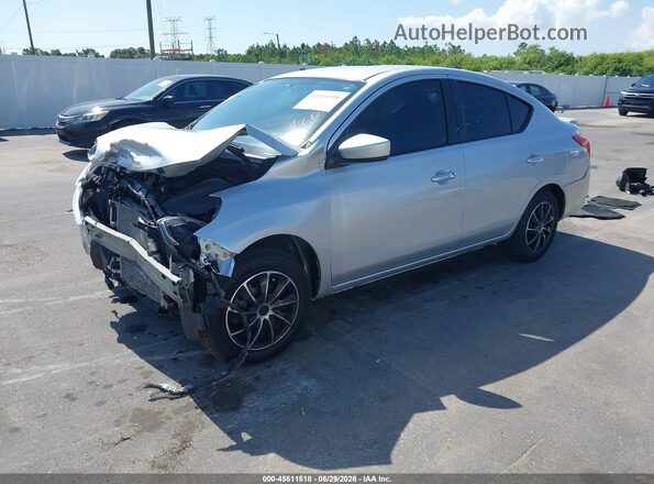 3N1CN7APXJL800122 2018 NISSAN VERSA Silver Передня ліва чверть
