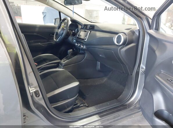 3N1CN8DV1SL844561 2025 NISSAN VERSA Gray Սալոնի դիմացի տեսք