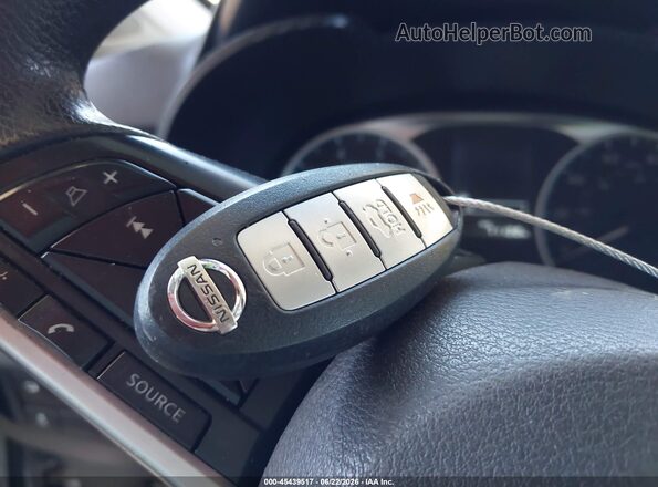 3N1CN8DV6ML908161 2021 NISSAN VERSA Silver Առջևի վահանակի տեսք
