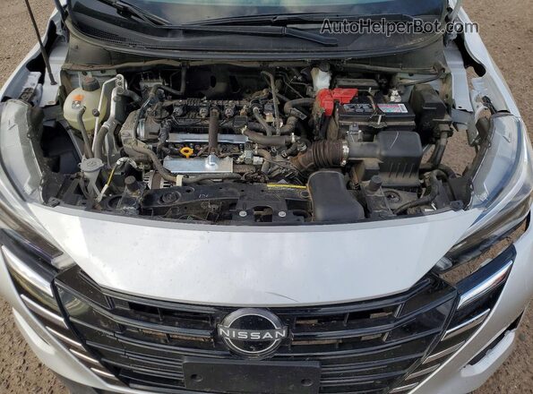3N1CN8EV0SL871071 2025 NISSAN VERSA Silver Widok wnętrza z tyłu