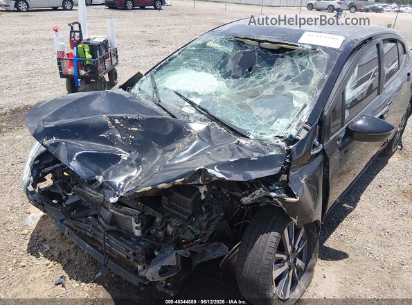3N1CN8EV2LL826859 2020 NISSAN VERSA Черный Вид спереди
