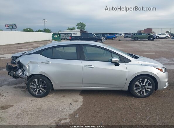 3N1CN8EV2ML875481 2021 NISSAN VERSA Silver Vista interior trasera