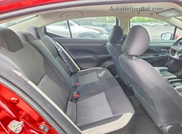 3N1CN8EV2ML925859 2021 NISSAN VERSA Red Widok tylnych siedzeń