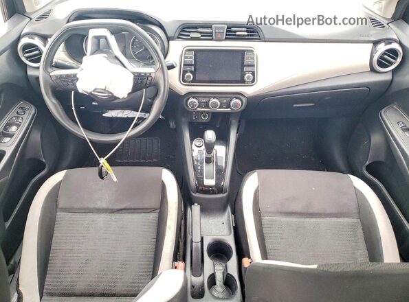 3N1CN8EV3ML867082 2021 NISSAN VERSA Черный Вид панели приборов