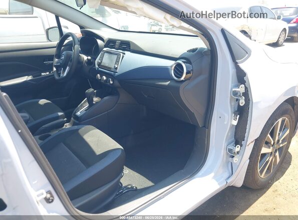 3N1CN8EV3SL870139 2025 NISSAN VERSA Silver Widok wnętrza z przodu
