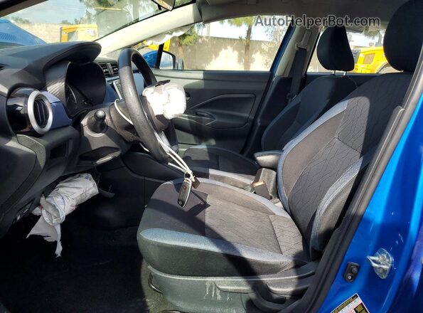 3N1CN8EV4PL821071 2023 NISSAN VERSA Синий Вид салона спереди