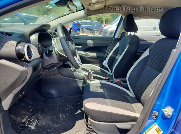 3N1CN8EV5ML813654 2021 NISSAN VERSA Blue Вид салону спереду
