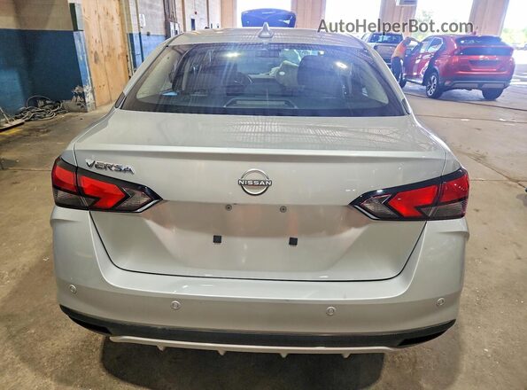 3N1CN8EV5SL856887 2025 NISSAN VERSA Серебряный Вид сзади
