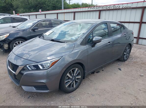 3N1CN8EV6ML923001 2021 NISSAN VERSA Gray Przód lewy