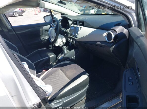 3N1CN8EV7ML828009 2021 NISSAN VERSA Gray Вид салону спереду