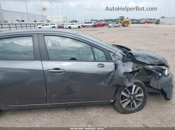 3N1CN8EV8ML834580 2021 NISSAN VERSA Silver Widok zestawu wskaźników
