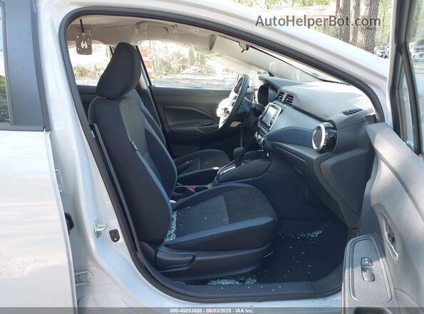 3N1CN8EV8SL902356 2025 NISSAN VERSA Серый Вид салона спереди