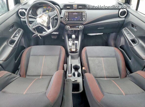 3N1CN8FV3LL801581 2020 NISSAN VERSA Серый Вид панели приборов