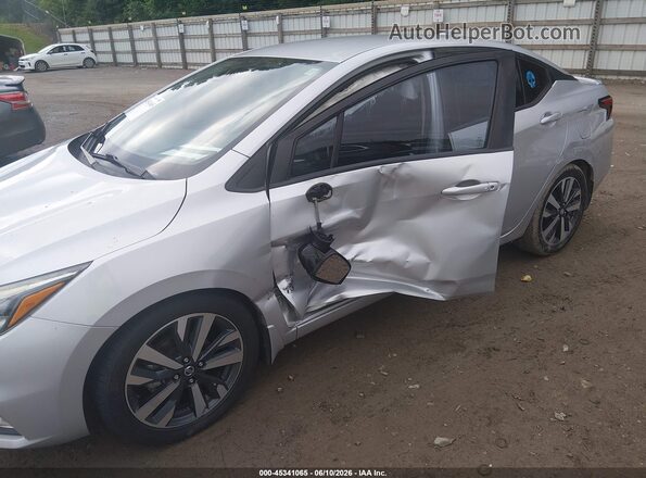 3N1CN8FV5LL904243 2020 NISSAN VERSA Silver Widok z przodu