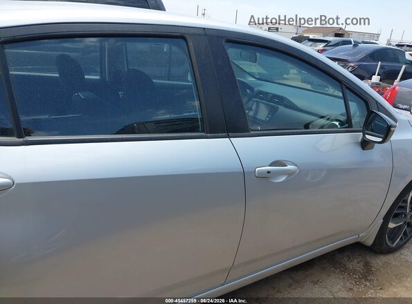 3N1CN8FV7SL888559 2025 NISSAN VERSA Silver სალონის 360-გრადუსიანი ხედი