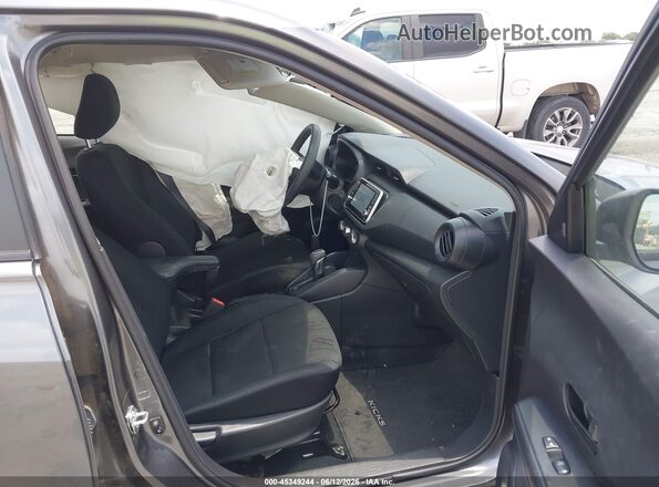 3N1CP5BV0RL496239 2024 NISSAN KICKS Серый Вид салона спереди