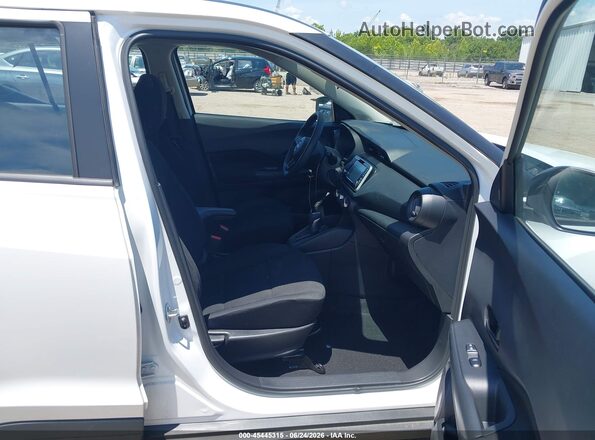 3N1CP5BV2RL586279 2024 NISSAN KICKS White Vista interior delantera