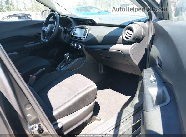 3N1CP5BV3RL483646 2024 NISSAN KICKS Gray Вид салону спереду