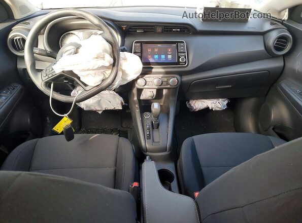 3N1CP5BV3RL579437 2024 NISSAN KICKS Gray Առջևի վահանակի տեսք